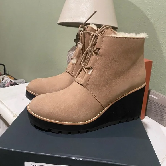 Eileen Fisher Womens 8.5 Alpine Earth Wedge Booties Shearling Lined Nubuck - Picture 9 of 10